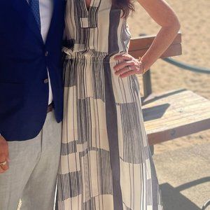 Gorgeous Silk Maxi dress, gray and white long dress, Club Monaco, Sz 00